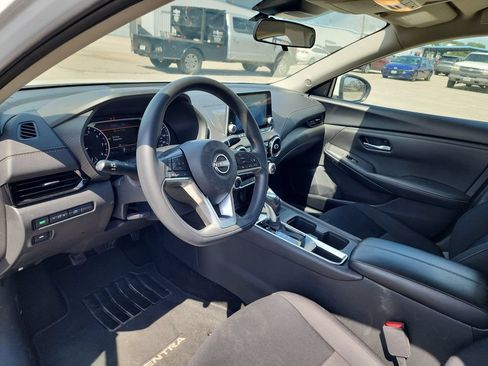 Used 2024 Nissan Sentra SV FWD image 11