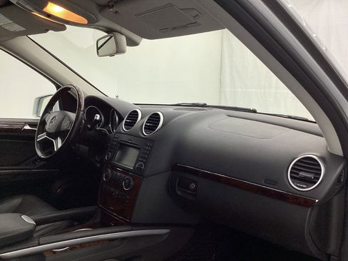 Used 2011 Mercedes-Benz GL 550 4MATIC image 22