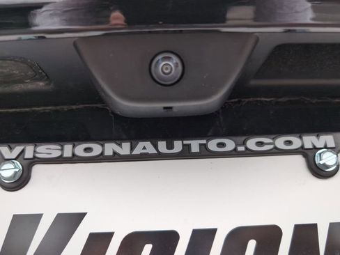 Used 2025 Jeep Grand Cherokee Laredo w/ Luxury Tech Group I image 16