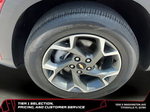 Used 2025 Chevrolet Trax LT w/ LT Convenience Package FWD image 26