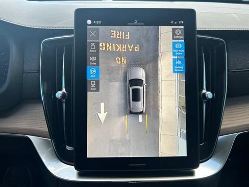 Certified 2025 Volvo XC90 B6 Plus AWD/4WD image 27