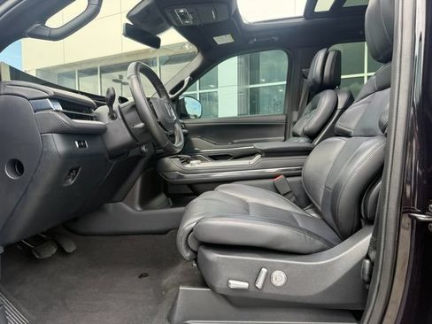 Used 2025 Lincoln Navigator Reserve w/ Jet Appearance Package AWD/4WD image 22