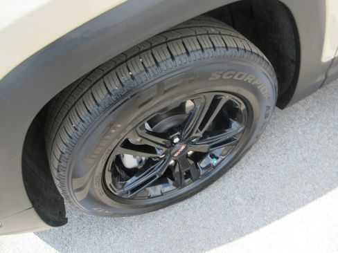 Certified 2022 GMC Terrain AT4 w/ Infotainment Package II AWD/4WD image 14