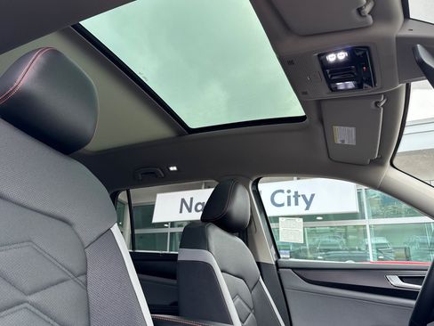 New 2025 Volkswagen Atlas Peak Edition SE image 16