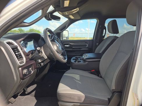 Used 2024 RAM 2500 Big Horn AWD/4WD image 9
