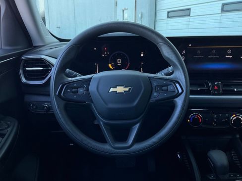 Used 2025 Chevrolet TrailBlazer LT image 29