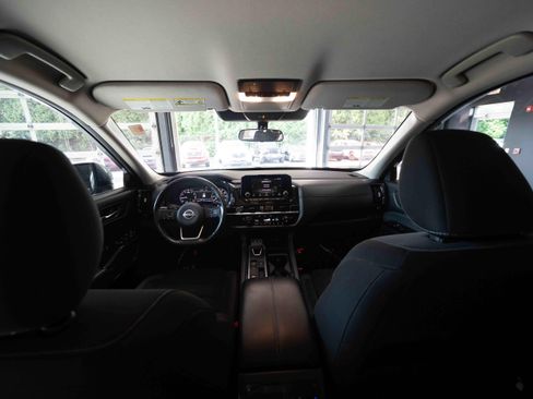 Used 2022 Nissan Pathfinder SV FWD image 19