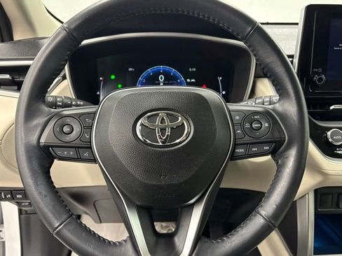 Used 2023 Toyota Corolla Cross XLE w/ Convenience Package AWD/4WD image 22