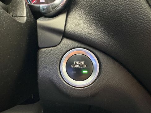 Used 2019 Chevrolet Equinox LT w/ Driver Convenience Package image 14