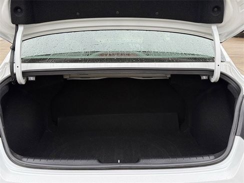 Used 2024 Hyundai Elantra SEL image 29