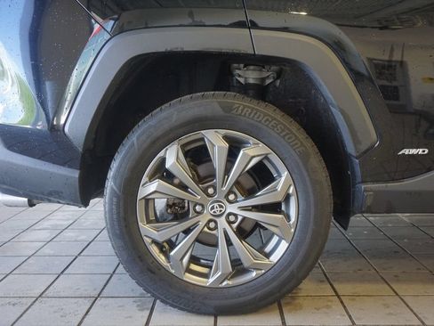 Certified 2024 Toyota RAV4 XLE Premium AWD/4WD image 31