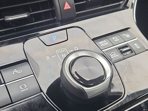 Certified 2024 Subaru Solterra AWD/4WD image 25
