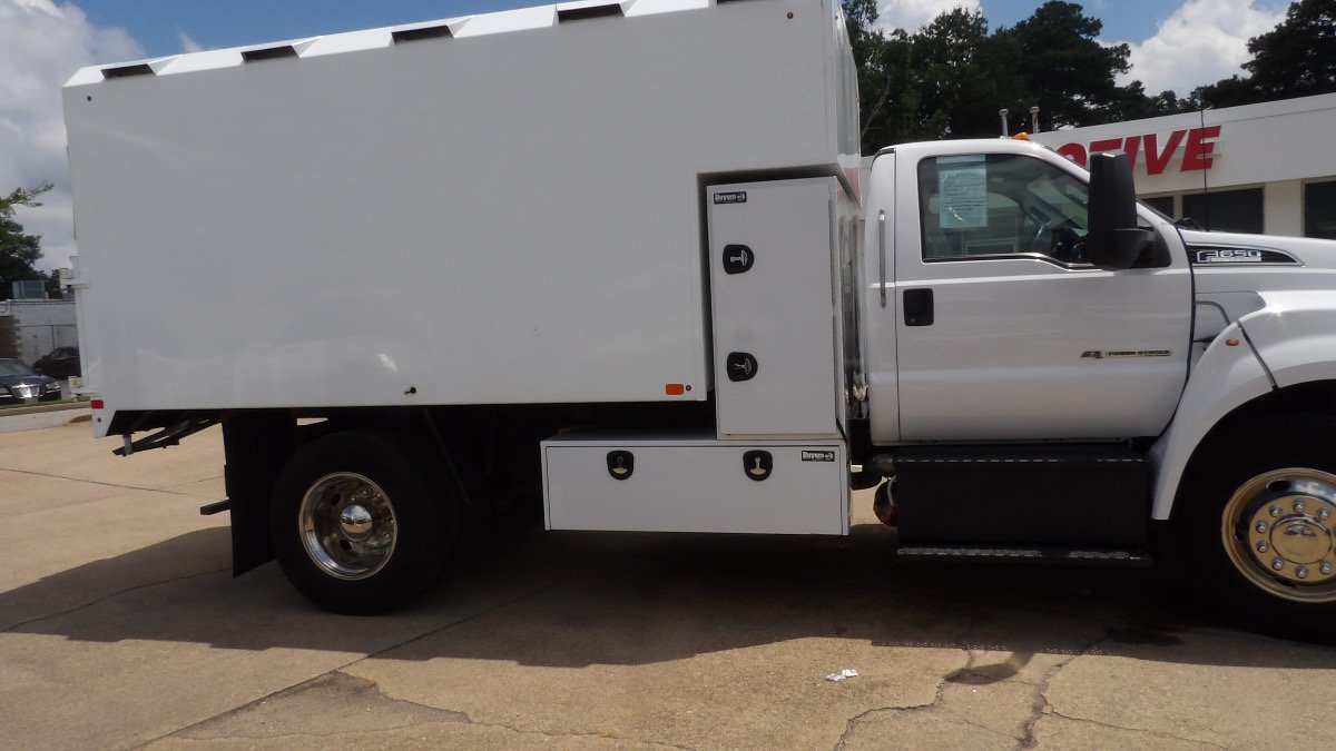 Used 2023 Ford F650 2WD Regular Cab Super Duty image 2