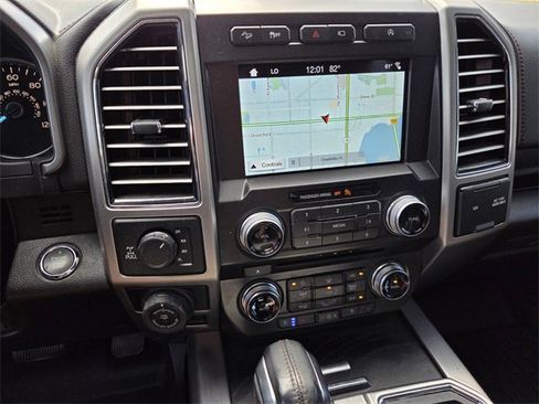 Used 2018 Ford F150 Platinum w/ Equipment Group 701A Luxury image 23