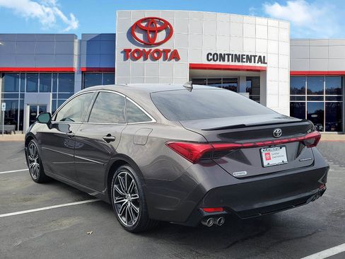 Certified 2019 Toyota Avalon Touring w/ Advanced Safety Package image 4