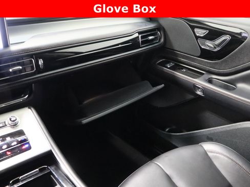 Used 2024 Lincoln Aviator 2WD w/ Premium Package image 25