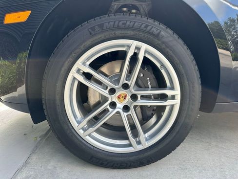 Certified 2025 Porsche Macan image 39