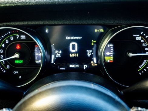 Used 2022 Jeep Wrangler Unlimited Sahara image 12