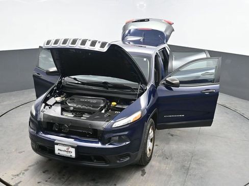 Used 2014 Jeep Cherokee Sport w/ Trailer Tow Group AWD/4WD image 38