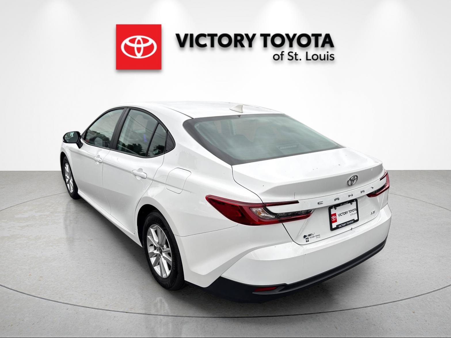 Used 2026 Toyota Camry LE FWD image 5