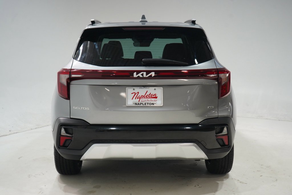 Used 2024 Kia Seltos EX AWD/4WD image 7