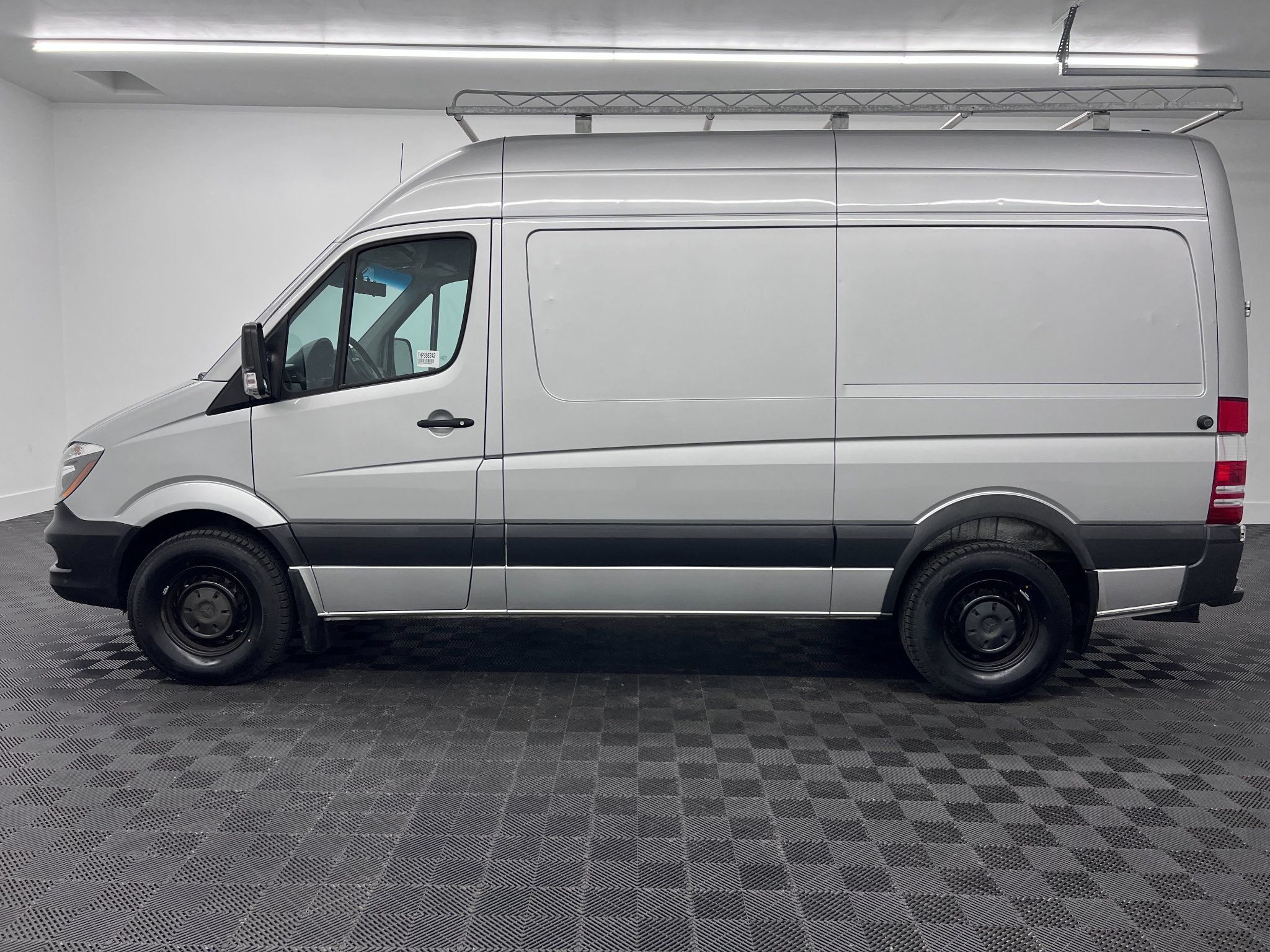 Used 2017 Mercedes-Benz Sprinter 2500 image 2