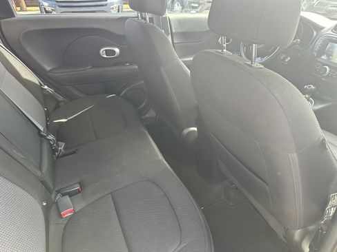 Used 2018 Kia Soul + FWD image 10