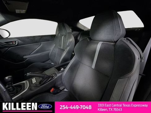 Used 2024 Toyota GR86 Premium image 10