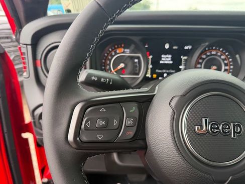 New 2026 Jeep Wrangler Unlimited Rubicon w/ Whitecap Package AWD/4WD image 19