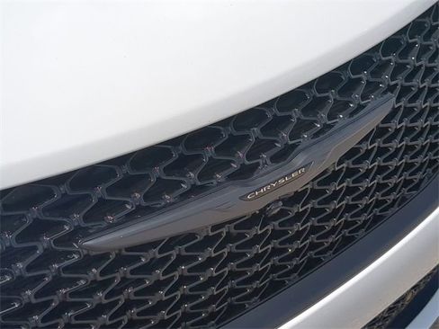 New 2026 Chrysler Pacifica Limited w/ S Appearance Package image 13