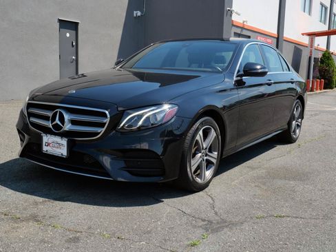 Used 2019 Mercedes-Benz E 300 4MATIC image 1