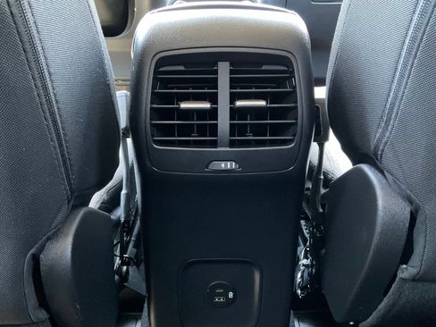 Used 2022 Ford Escape SE w/ SE Sport Appearance Package FWD image 24