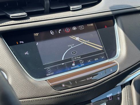 Used 2017 Cadillac XT5 Premium Luxury w/ Driver Assist Package FWD image 32
