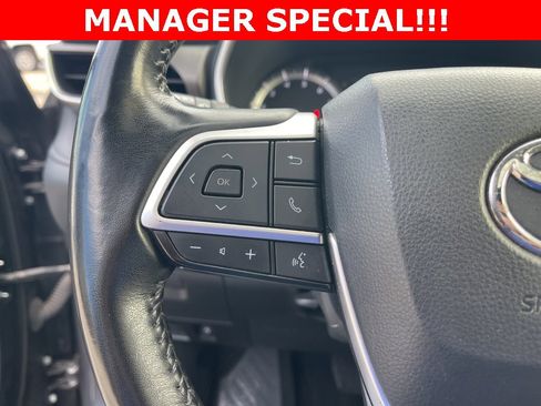 Used 2023 Toyota Highlander XLE image 21