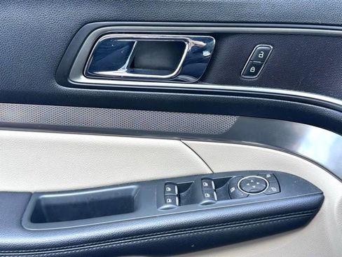 Used 2019 Ford Explorer XLT w/ Equipment Group 202A image 22