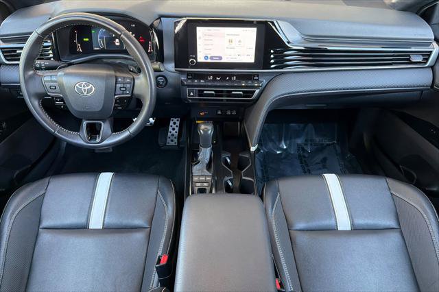Certified 2025 Toyota Camry SE FWD image 3