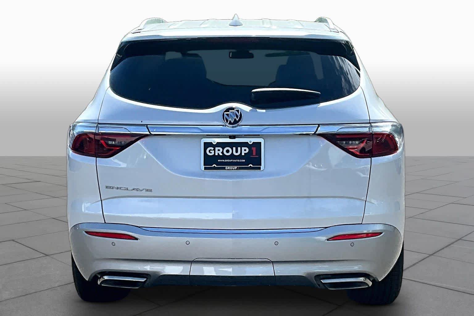 Used 2024 Buick Enclave Essence FWD image 8