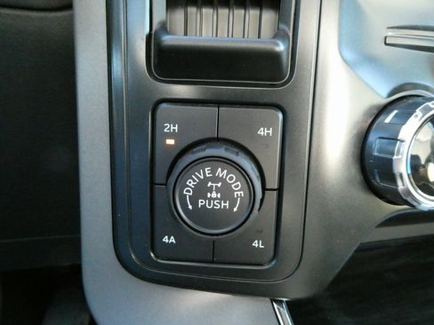 Used 2024 Ford F150 Lariat image 25