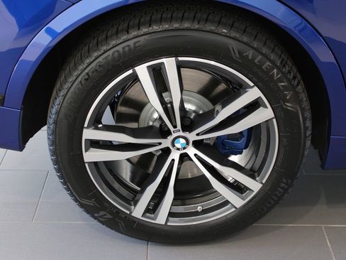 Used 2025 BMW X7 M60i image 34