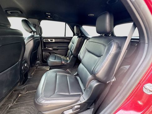 Used 2020 Ford Explorer XLT w/ Equipment Group 202A AWD/4WD image 25