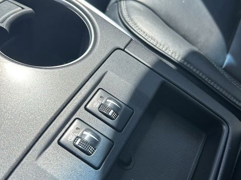 Used 2015 Toyota Camry XLE FWD image 25
