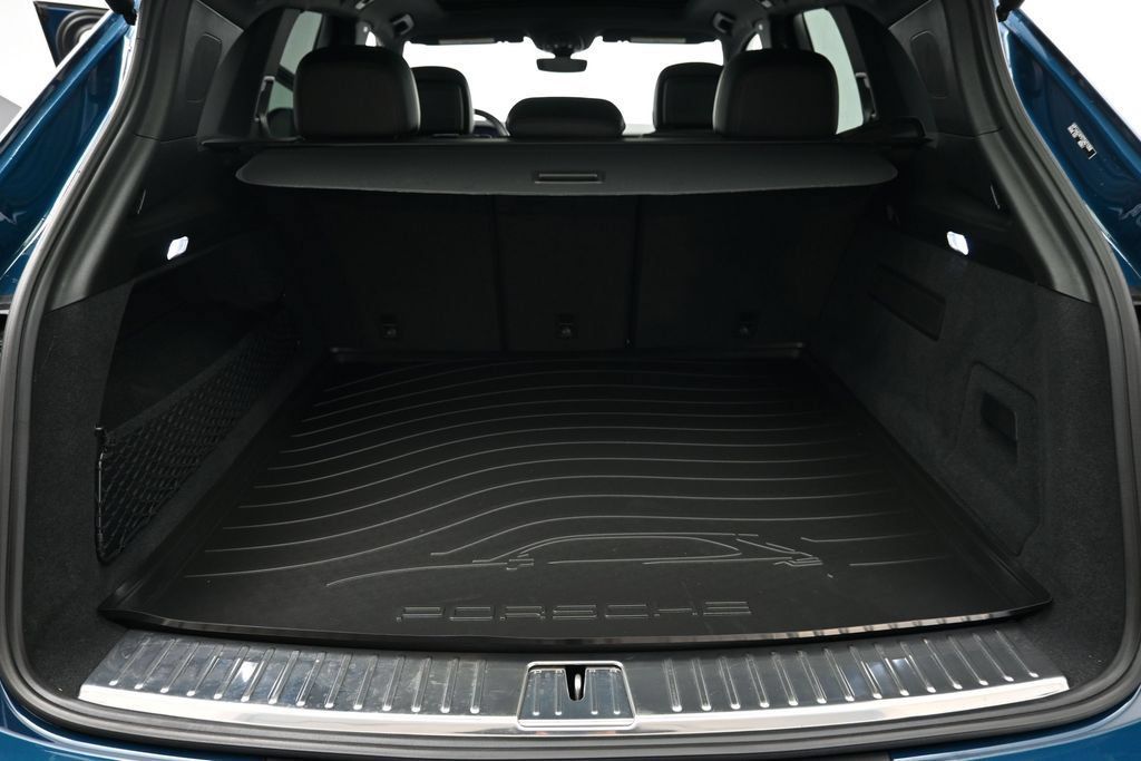 Used 2026 Porsche Cayenne AWD/4WD image 31