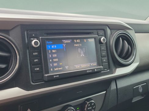 Used 2019 Toyota Tacoma SR5 AWD/4WD image 19