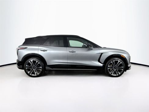 Used 2025 Chevrolet Blazer EV SS AWD/4WD image 11