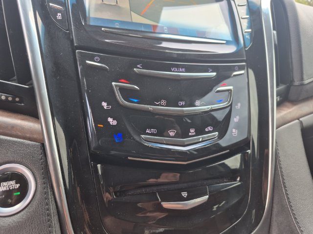 Used 2018 Cadillac Escalade Premium Luxury AWD/4WD image 23