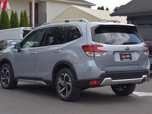 Used 2022 Subaru Forester Touring AWD/4WD image 2