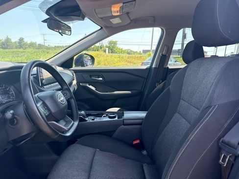 Used 2025 Nissan Rogue SV AWD/4WD image 9