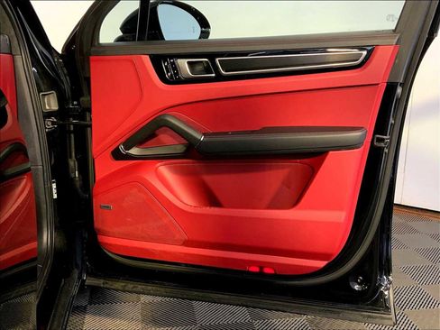 Certified 2021 Porsche Cayenne GTS AWD/4WD image 26