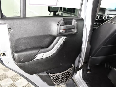 Used 2013 Jeep Wrangler Unlimited Sahara w/ Connectivity Group AWD/4WD image 44