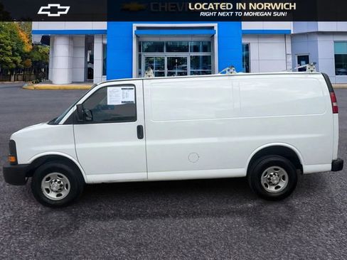 Used 2017 Chevrolet Express 2500 RWD image 8